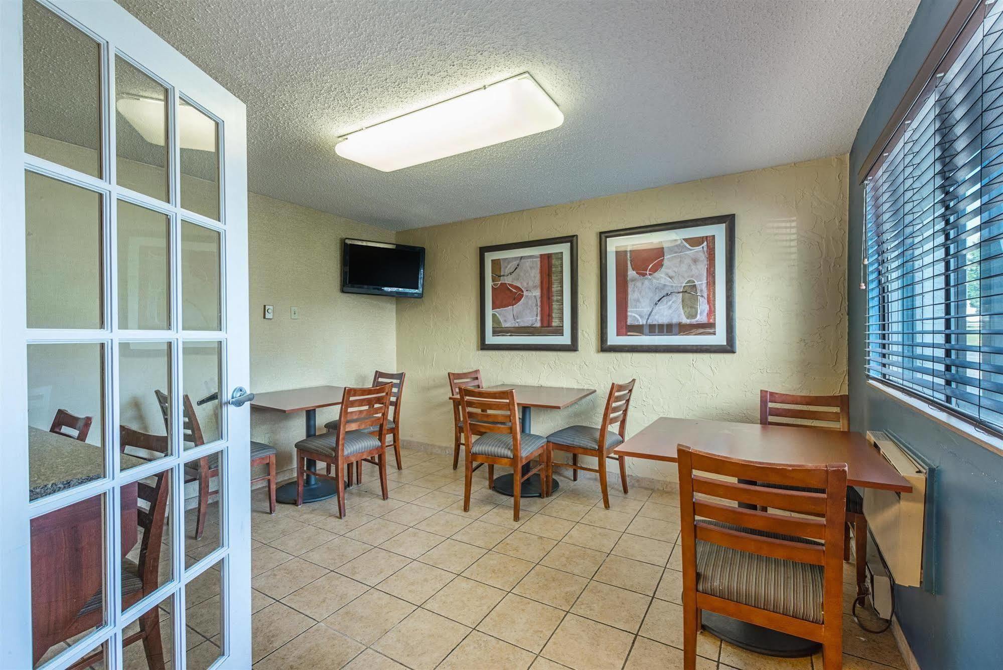Rodeway Inn Cascade Bagian luar foto