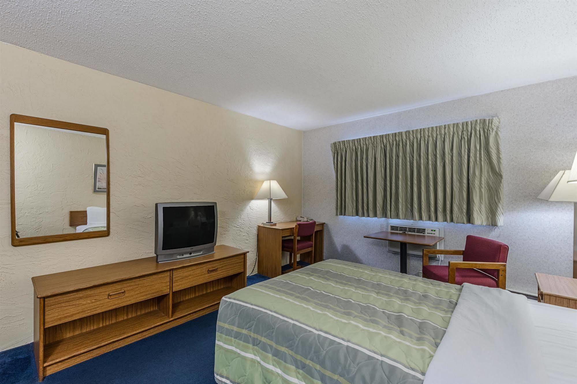 Rodeway Inn Cascade Bagian luar foto