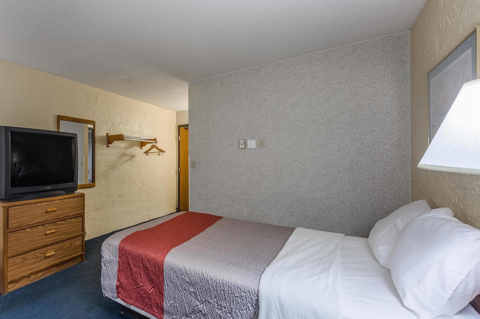 Rodeway Inn Cascade Bagian luar foto